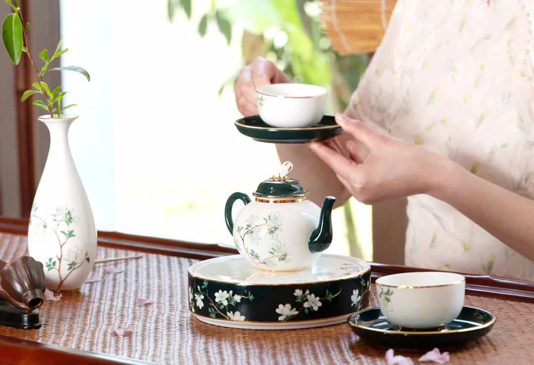 大暑丨何以消烦暑，浅斟一盏茶
